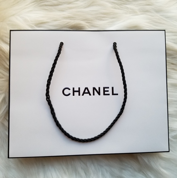 Chanel Beauty White Small Shopping Bag Packaging - Picture 2 of 8